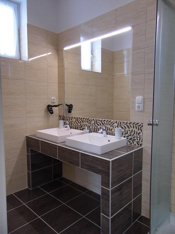 Alfa Apartman Sárvár 客房 照片